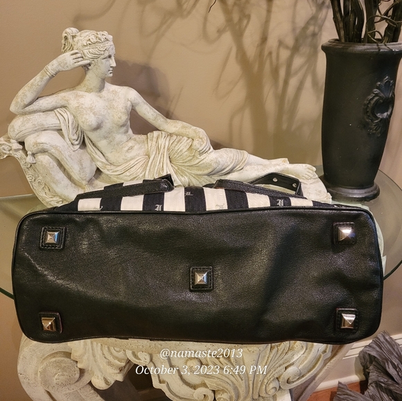 L.A.M.B. by Gwen Stefani Trenchtown Slouch Shoulder Bag Luxury Designer Bag #558 - Picture 13 of 17